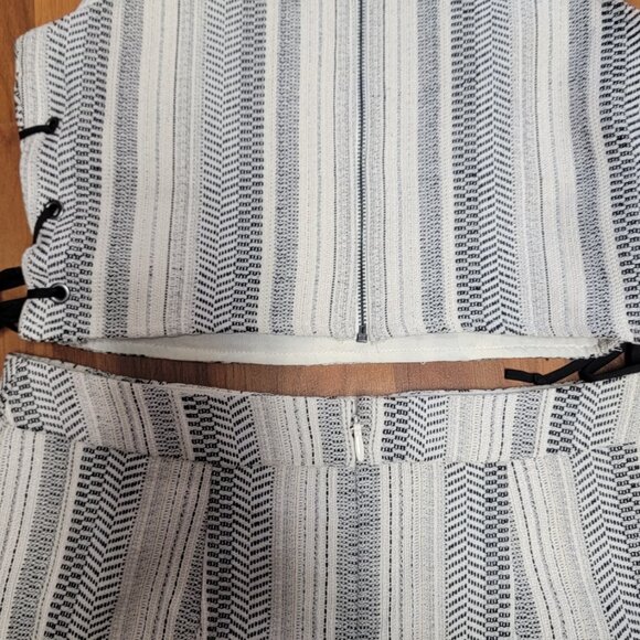 BCBGeneration 2-piece short outfit - Picture 3 of 5